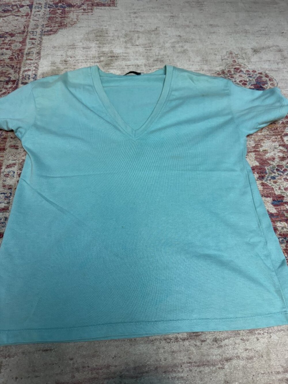 Zara Women's Light Blue Vneck Tshirt Size Small in Good Shape